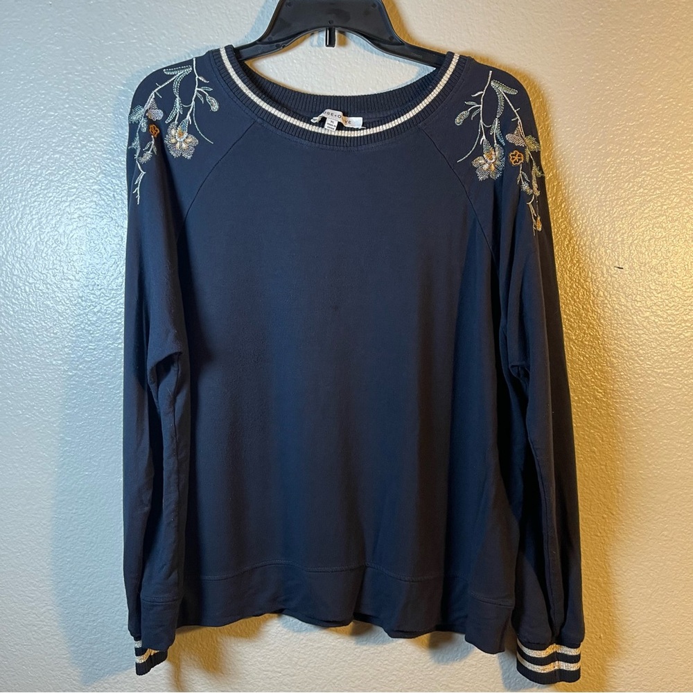Rose + Olive Embroidered Navy Blue  sweatshirt SZ:XL